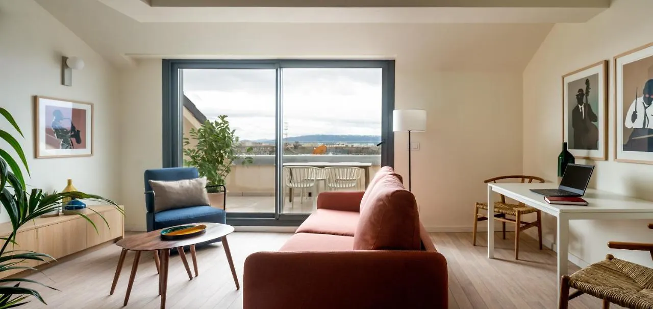 Apartahotel Libere Vitoria アパートホテル